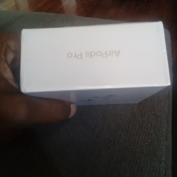 Apple AirPods Pro in Classic White